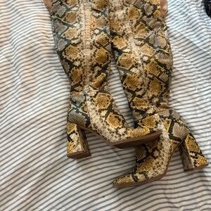 Snakeskin Patterned Heeled Boots